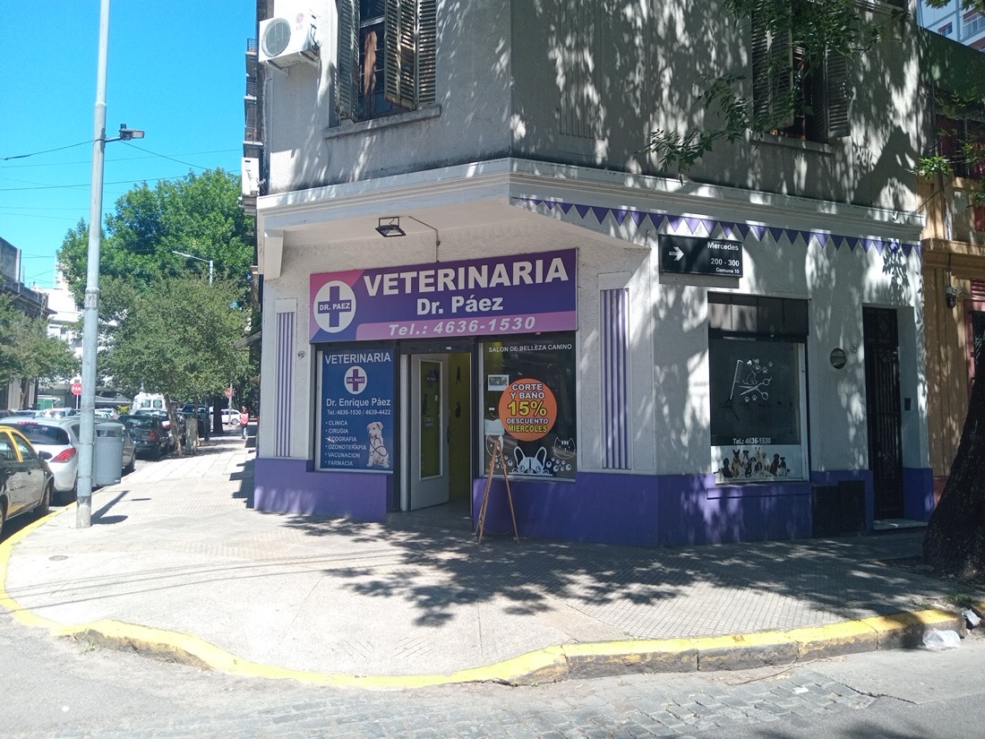 Esquina de Bacacay y Mercedes donde está la Veterinaria Dr. Páez